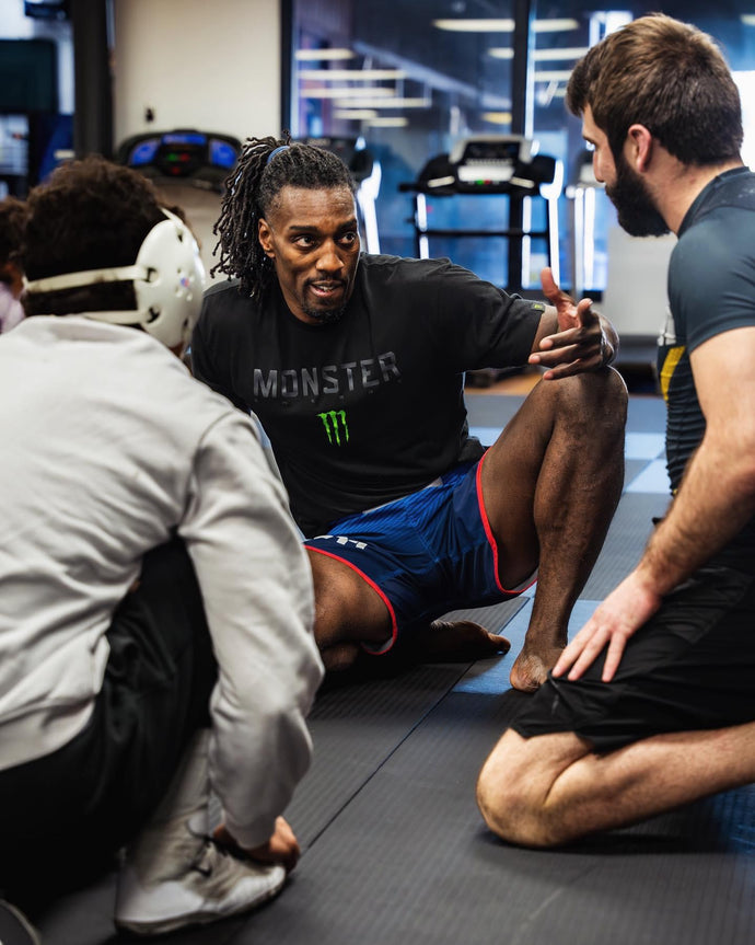 The Remarkable Journey of Phil “Mr. Wonderful” Davis: From Wrestling Royalty to MMA Glory